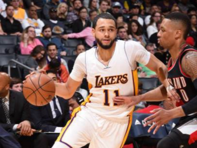 福冈黄蜂vs大阪钢巴首发：名古新太郎、奥拔侃志先发（首发公布：福冈黄蜂迎战大阪钢巴，名古新太郎与奥拔侃志首发登场）