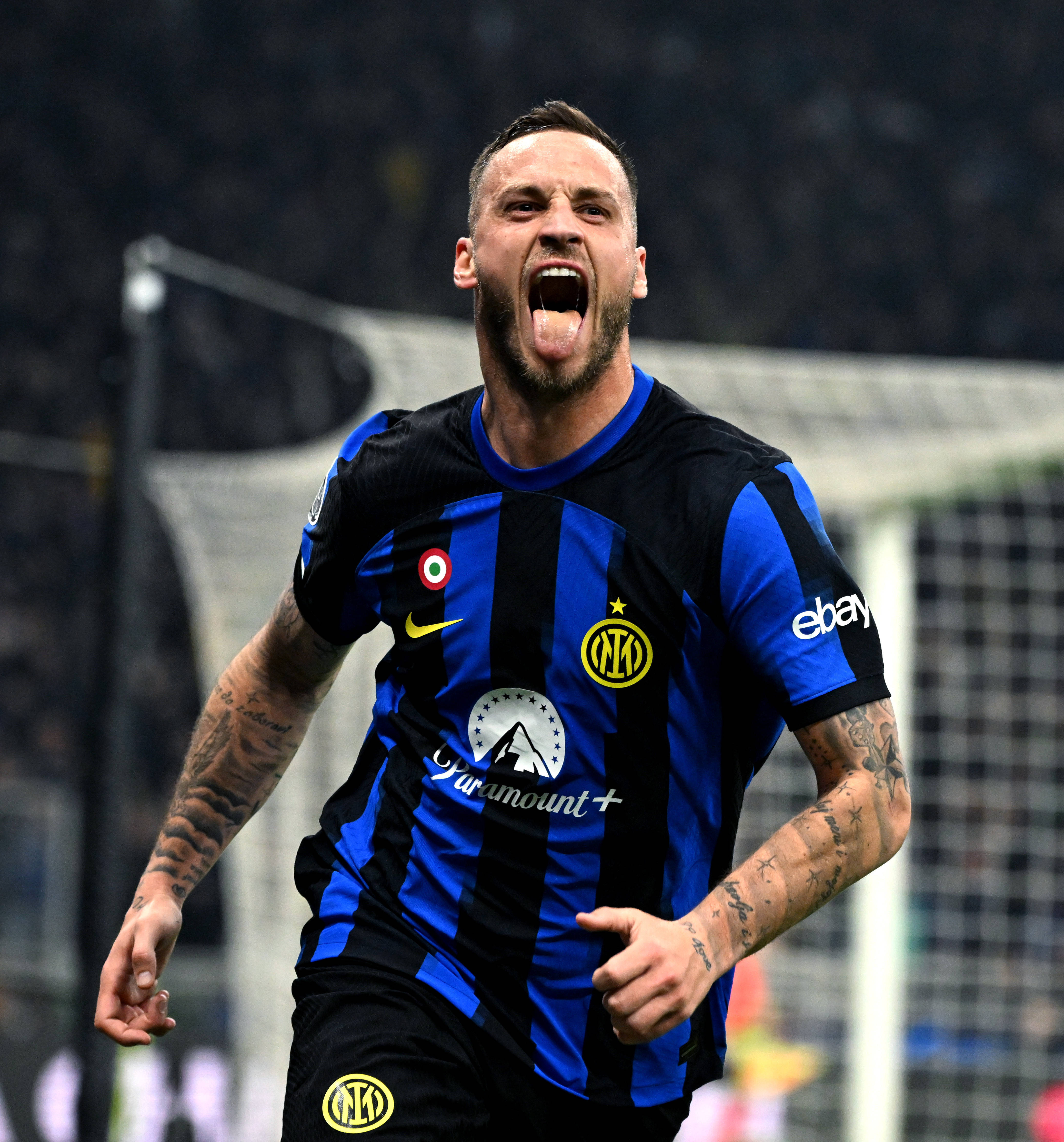 马卡：在进入圣诞假期前，塞维利亚成为西甲吃到黄牌最多的球队（马卡：圣诞假期前，塞维利亚领跑西甲黄牌榜）