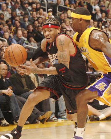 足球裁判规则误区解析（足球裁判规则常见误区解读）