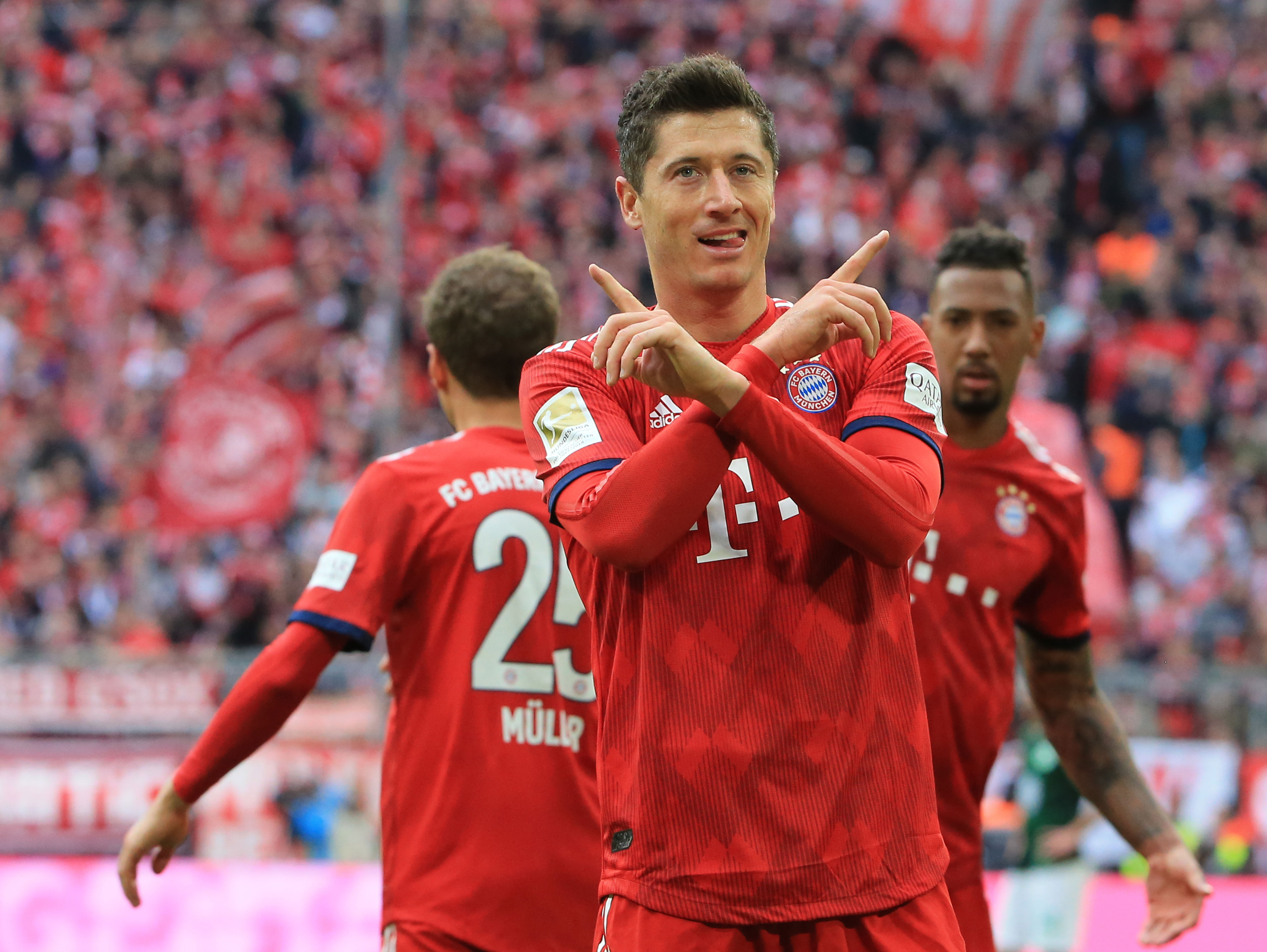 世俱杯末轮形势：2组或陷连环套 谨防对攻做局（世俱杯末轮前瞻：两组或陷连环博弈，警惕对攻诱局）