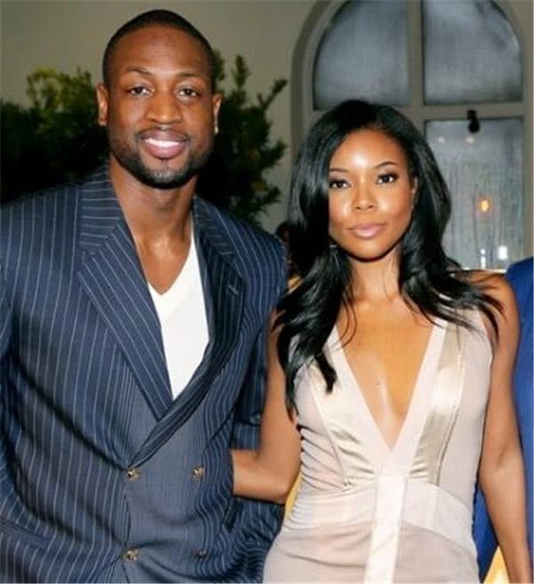 利物浦主帅斯洛特做出惊人决定：萨拉赫罕见坐上替补席（利物浦主帅斯洛特大胆调整：萨拉赫意外无缘首发）