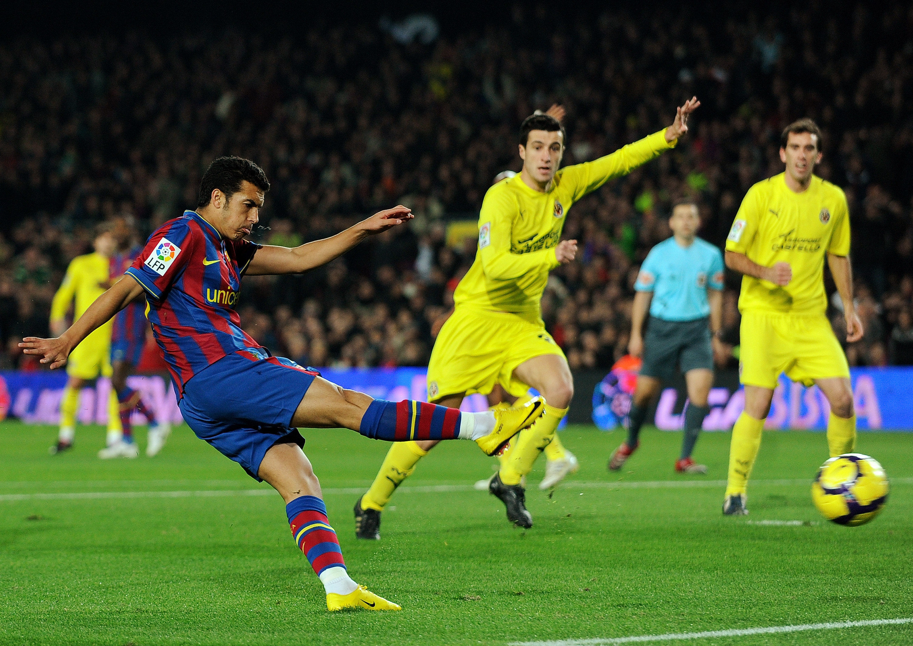 赵鹏：邵佳一人品很不错且性价比高，不行再归化两三个外援（赵鹏称邵佳一人品佳、性价比高，必要时再归化两三名外援）