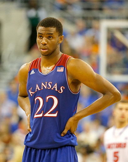 你是真铁！约维奇半场8中1仅拿4分4板1助1断（手感冰冷！约维奇半场8投1中仅得4分4板1助1断）