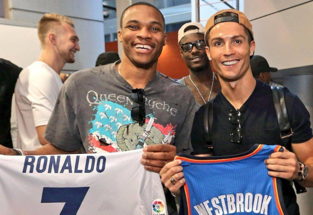 国际米兰圆领卫衣，太漂亮啦想要（国际米兰圆领卫衣，美到想入手）