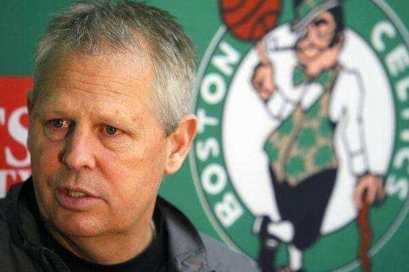 意甲战报：贝内德扎克点射、恩佐拉直红，比萨0-1帕尔马（意甲快讯：贝内德扎克点球建功、恩佐拉直红，比萨0-1帕尔马）